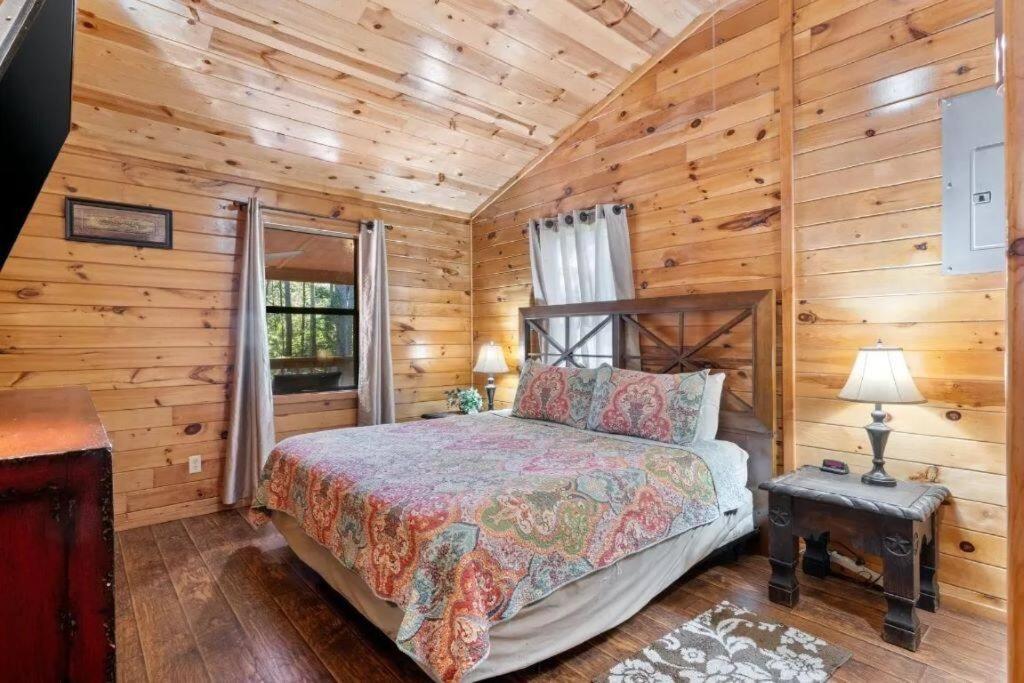 布罗肯鲍Misty Moonlight, Sleeps 4, Mountain Cabin公寓 外观 照片