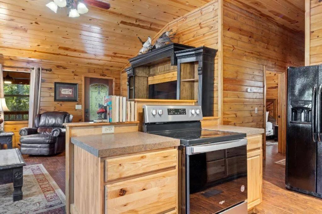 布罗肯鲍Misty Moonlight, Sleeps 4, Mountain Cabin公寓 外观 照片